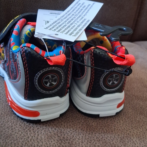 Hot Wheels Kids' Flame Sneakers Black & Orange Size 8 - Picture 4 of 7